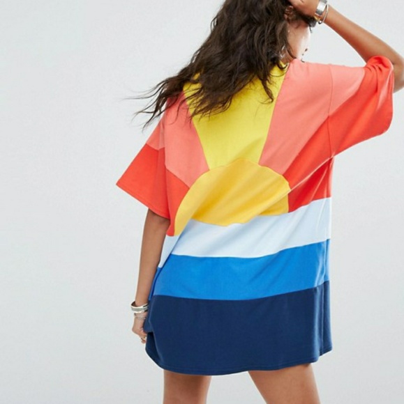 SOLD RAGYARD Festival Oversized Sunburst T-shirt - Picture 3 of 7